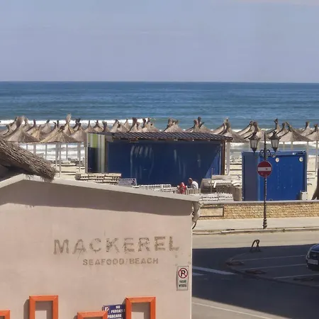 Modern Deluxe Mackerel Promenada Langa Plaja شقة
